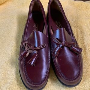 Bass Weejuns, loafers size 9 AA